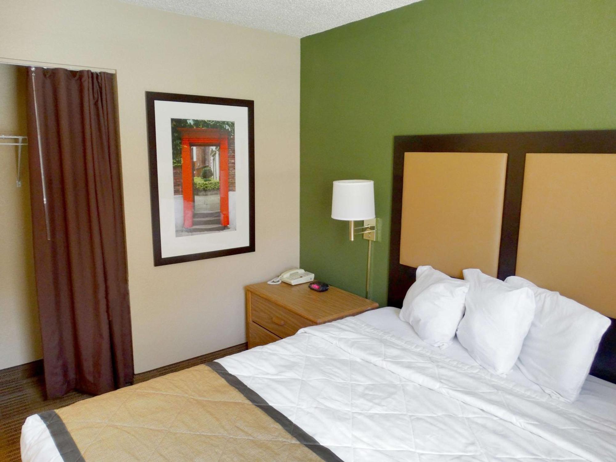 Extended Stay America Select Suites - Providence - Airport Уорик Екстериор снимка