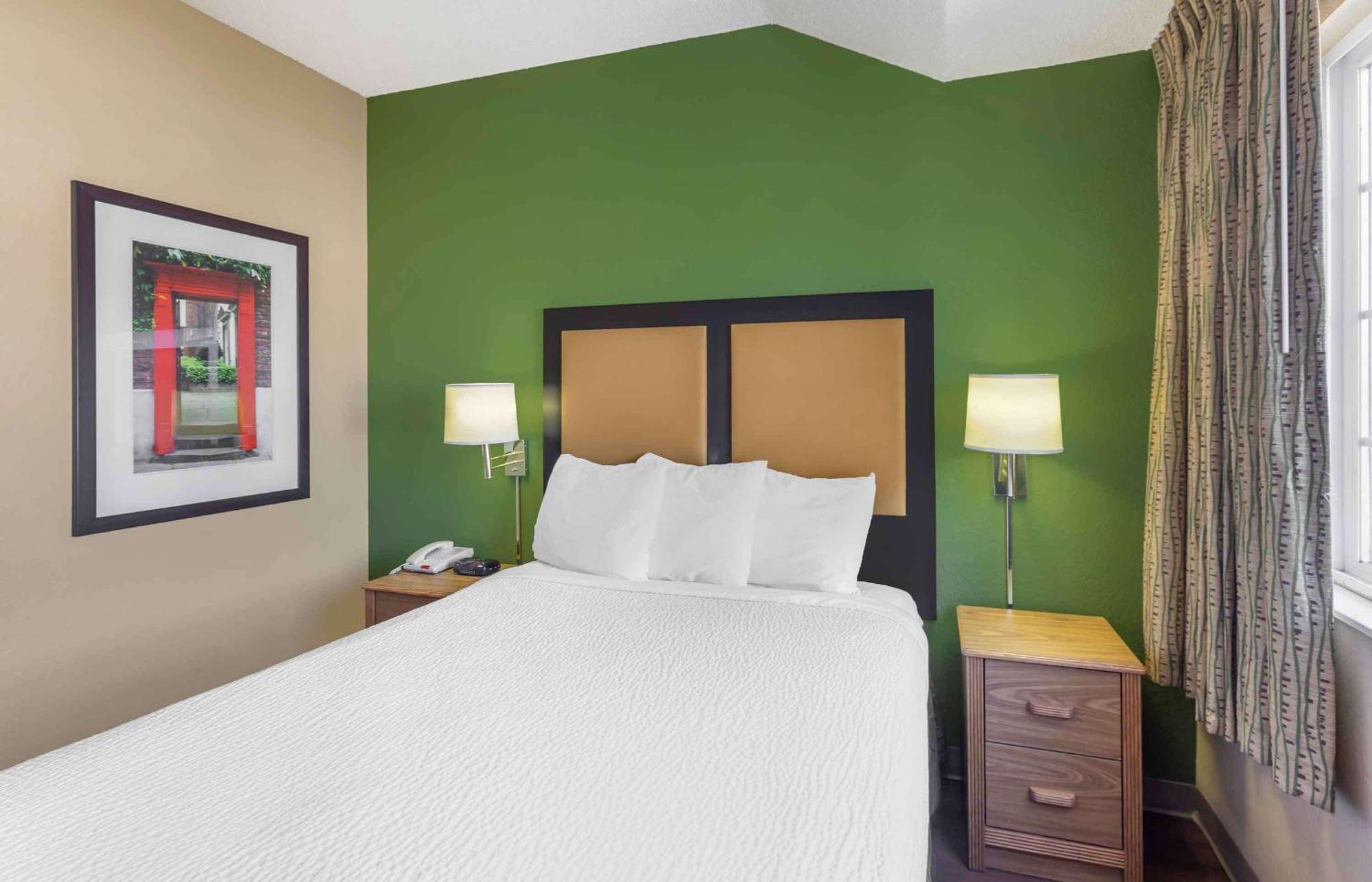 Extended Stay America Select Suites - Providence - Airport Уорик Екстериор снимка