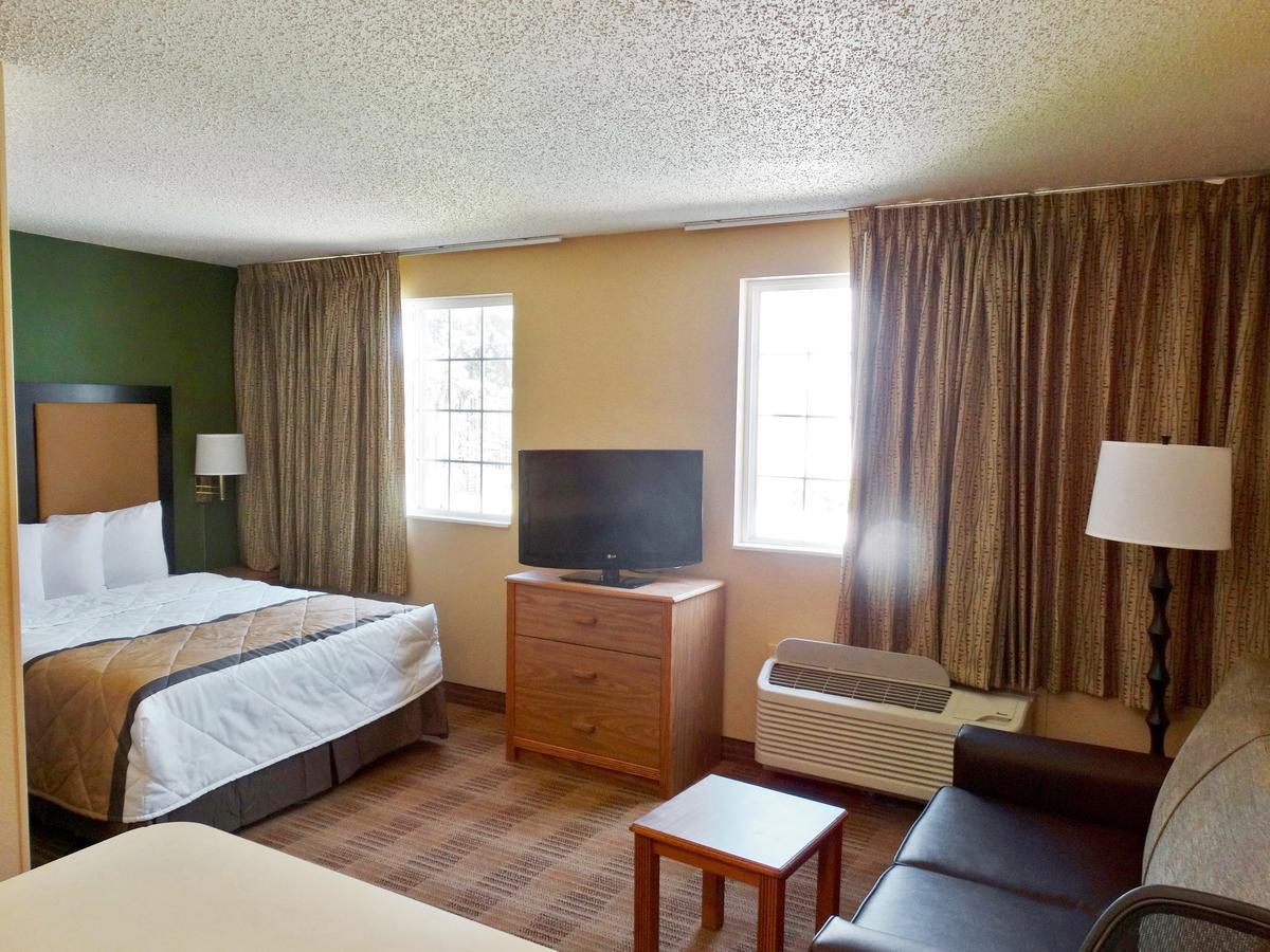 Extended Stay America Select Suites - Providence - Airport Уорик Екстериор снимка