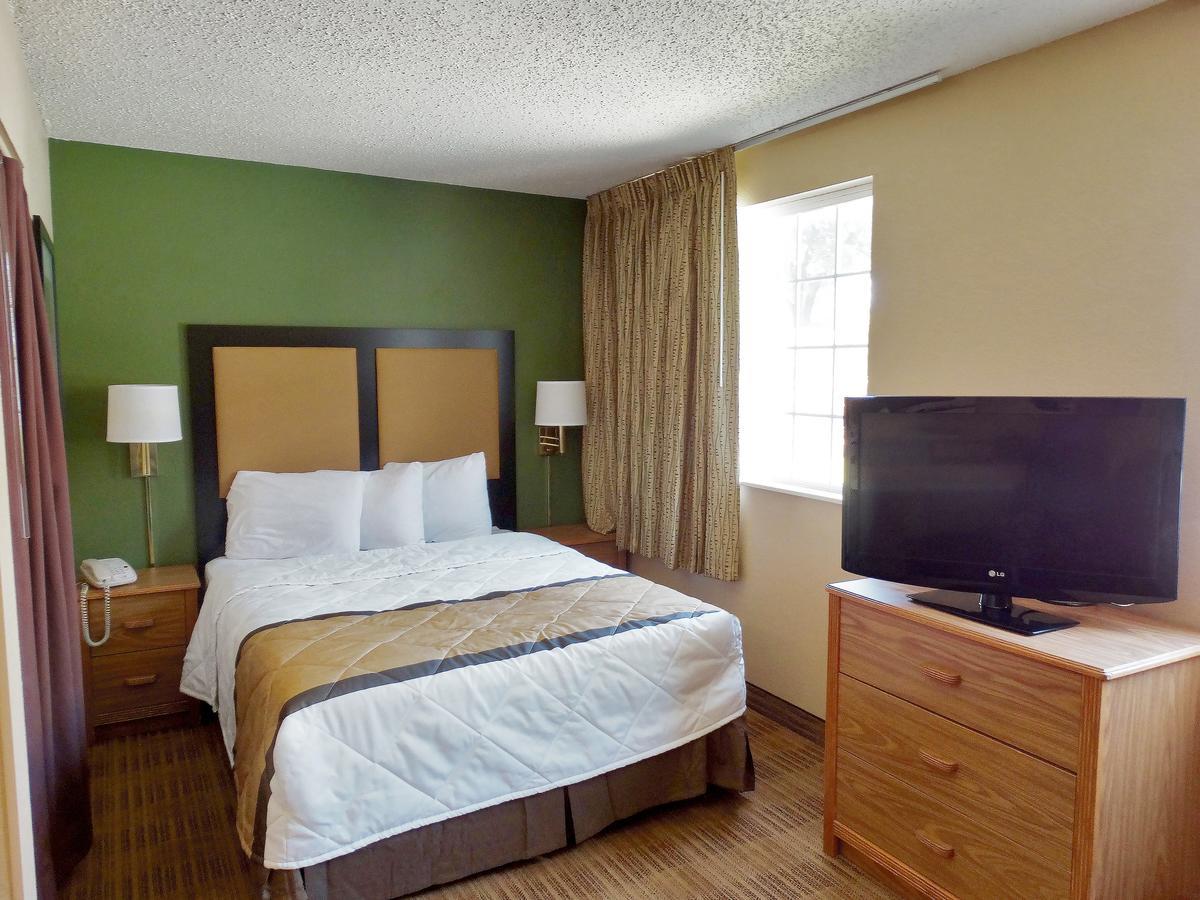Extended Stay America Select Suites - Providence - Airport Уорик Екстериор снимка