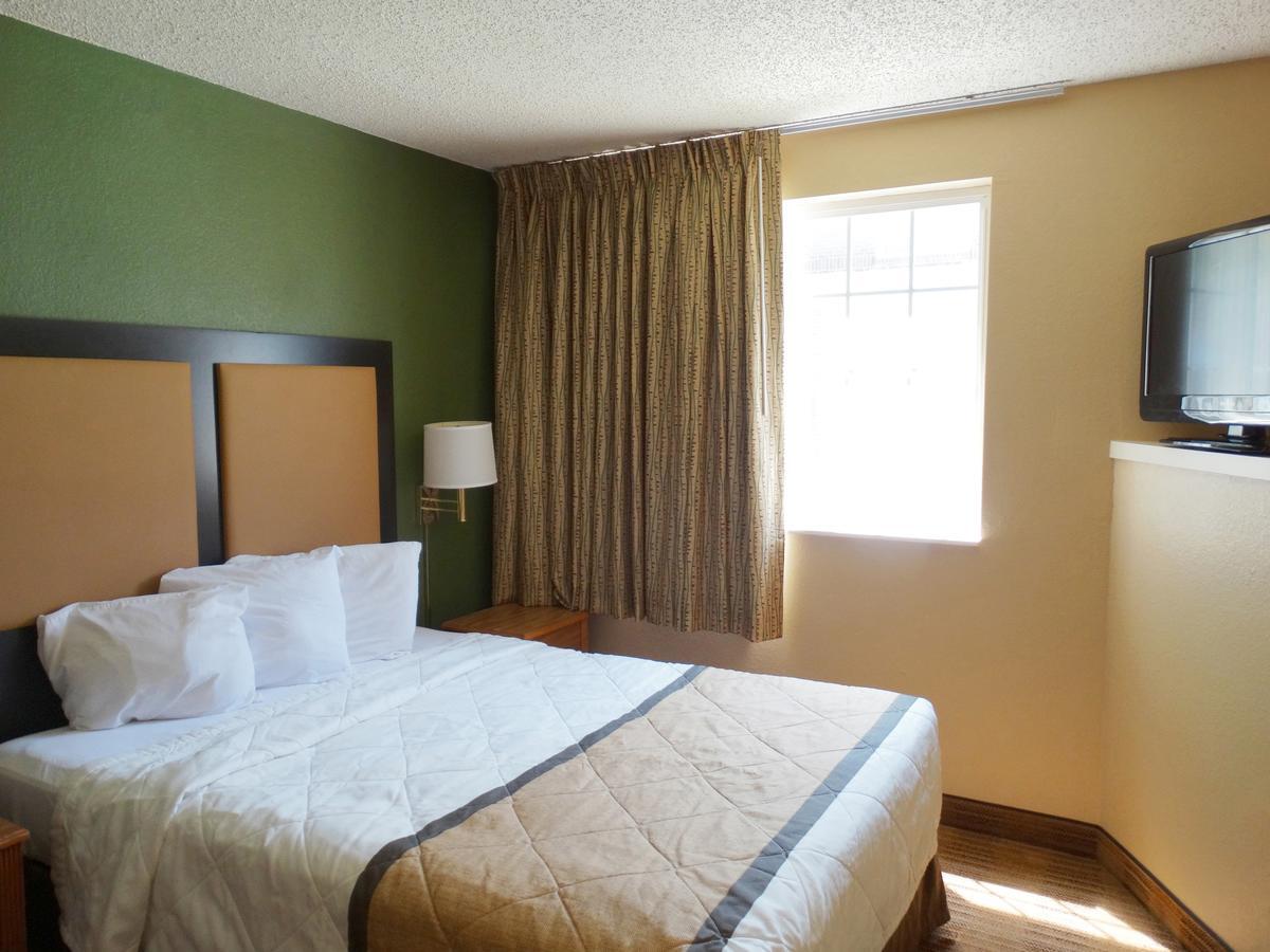 Extended Stay America Select Suites - Providence - Airport Уорик Екстериор снимка